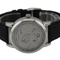A. Lange & Söhne Lange 1 Zeitzone 950er Platin 116.025 Herrenuhr B&P