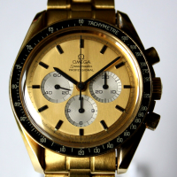 Omega Speedmaster Moonwatch "APOLLO XI 1969" 18k / 750 Gelbgold No.069 B&P