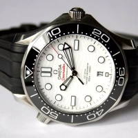 OMEGA Seamaster Diver 300m Weiß Co-Axial 42 mm Ref.: 210.32.42.20.04.001 FULLSET