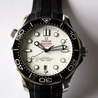 OMEGA Seamaster Diver 300m Weiß Co-Axial 42 mm Ref.: 210.32.42.20.04.001 FULLSET