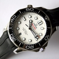OMEGA Seamaster Diver 300m Weiß Co-Axial 42 mm Ref.: 210.32.42.20.04.001 FULLSET